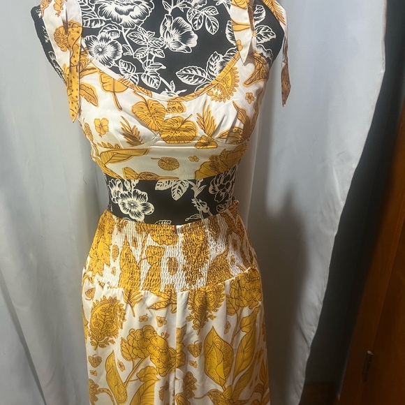 Cider White and Orange Wide Leg two piece set - Picture 2 of 5